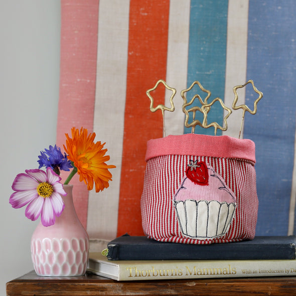 cupcake mini art pot