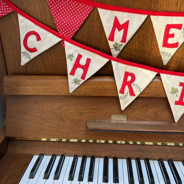 Merry Christmas bunting - freehand embroidery project