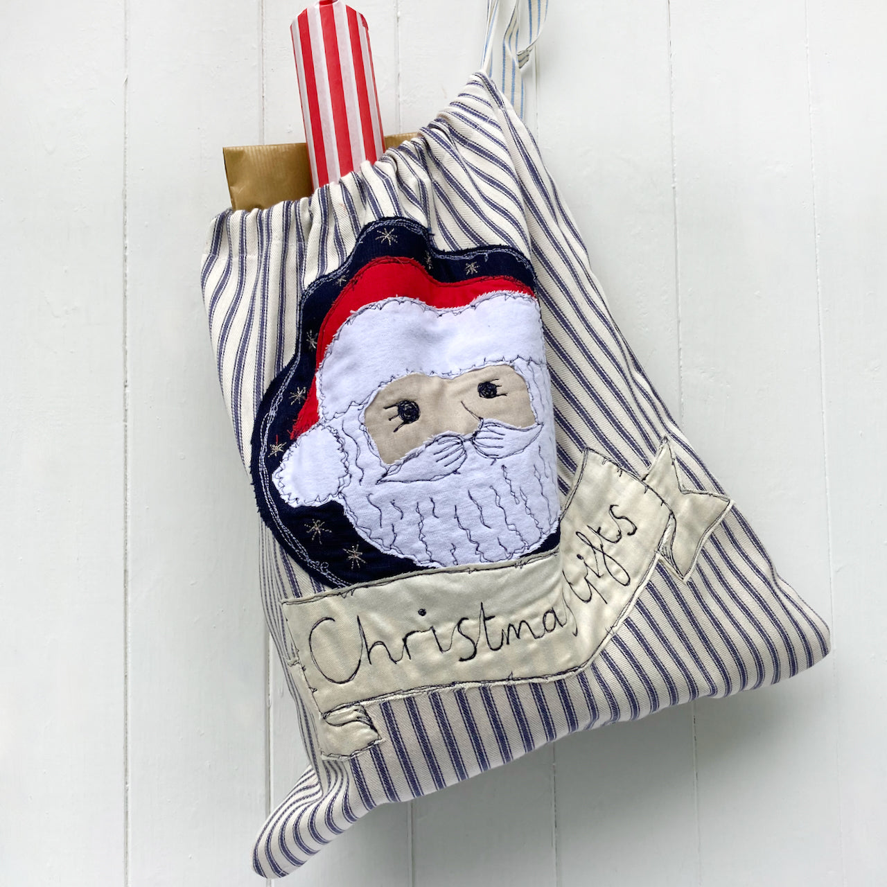 Jolly Santa sack - freehand embroidery project