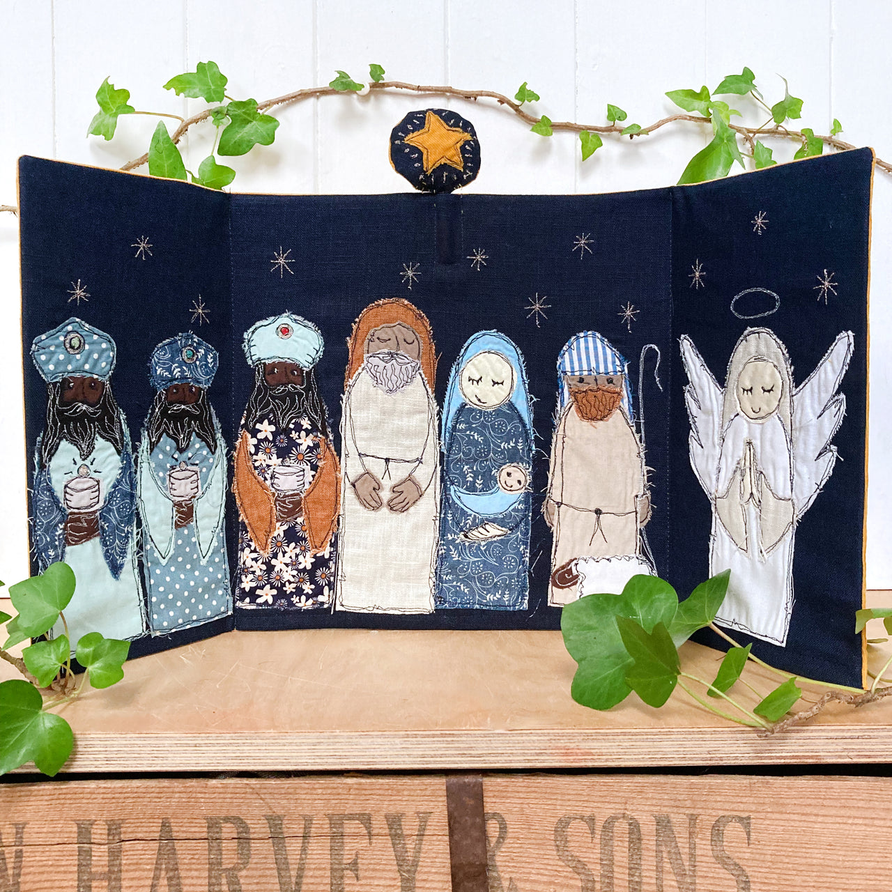 Follow the star nativity mini screen - freehand embroidery project