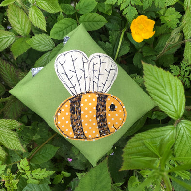 Embroidered Bee sandwich wrap