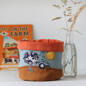 Country life embroidered mini art pot