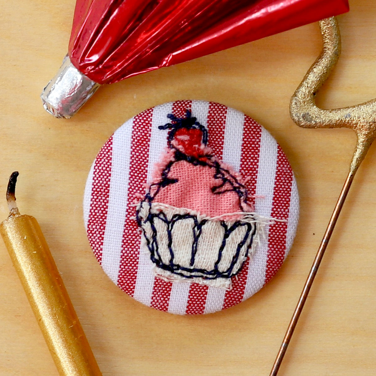 Cupcake pretty badge