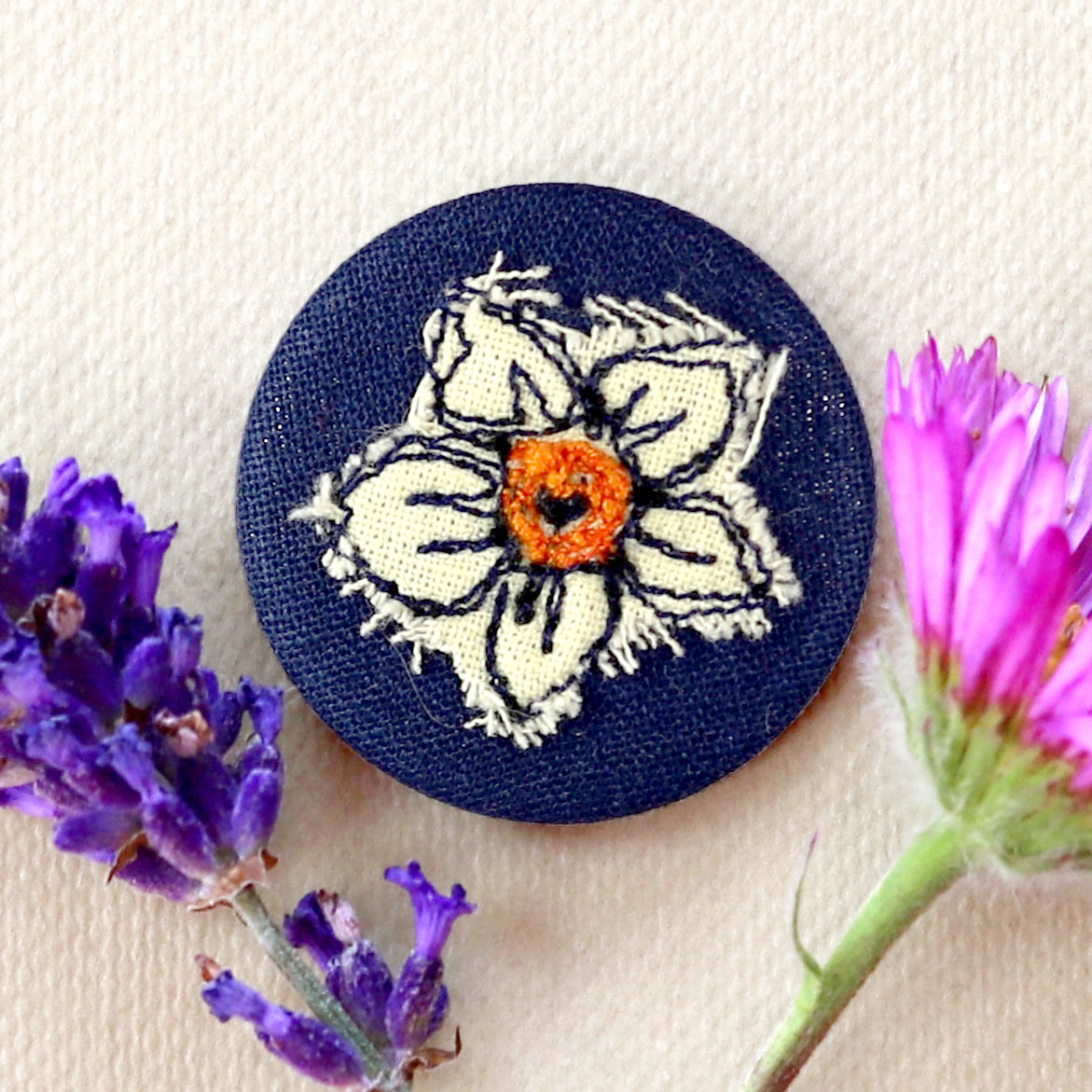 daffodil pretty badge