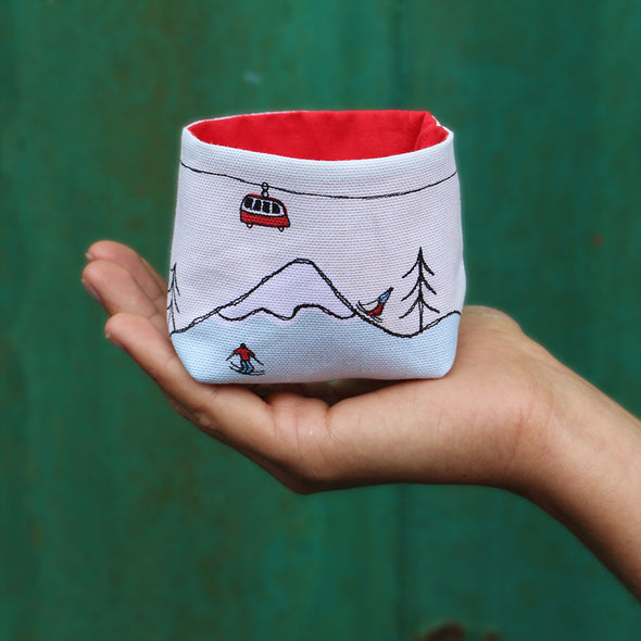 Mini snowy mountain printed storage pot