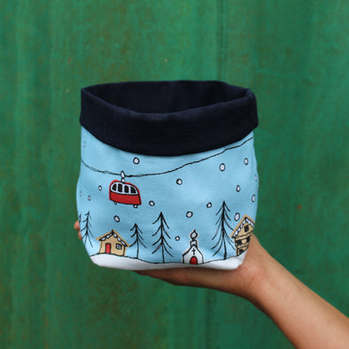 Snowy mountain printed storage pot