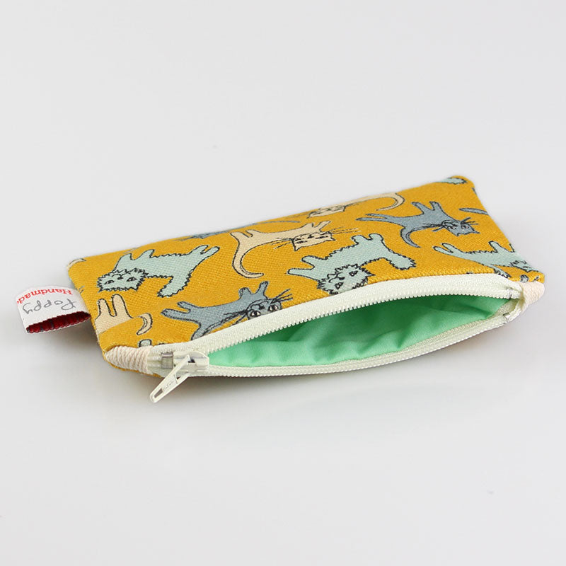 inside cat purse