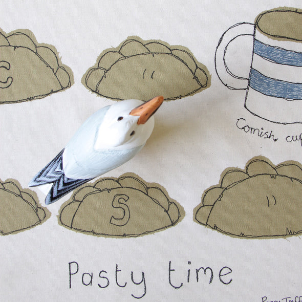 gull on pasty, ultimate cornish gift, souvenir, cornwall shopping guide