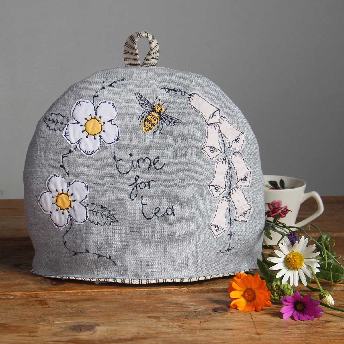 gardener's tea time tea cosy